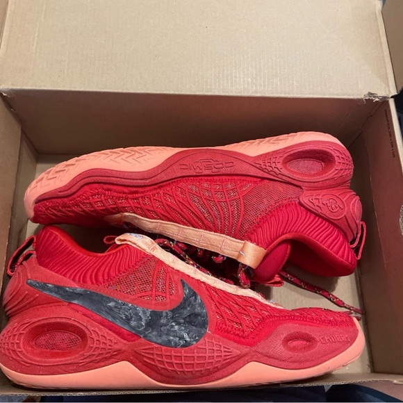 Nike Red Cosmic Unity - Picture 4 of 5